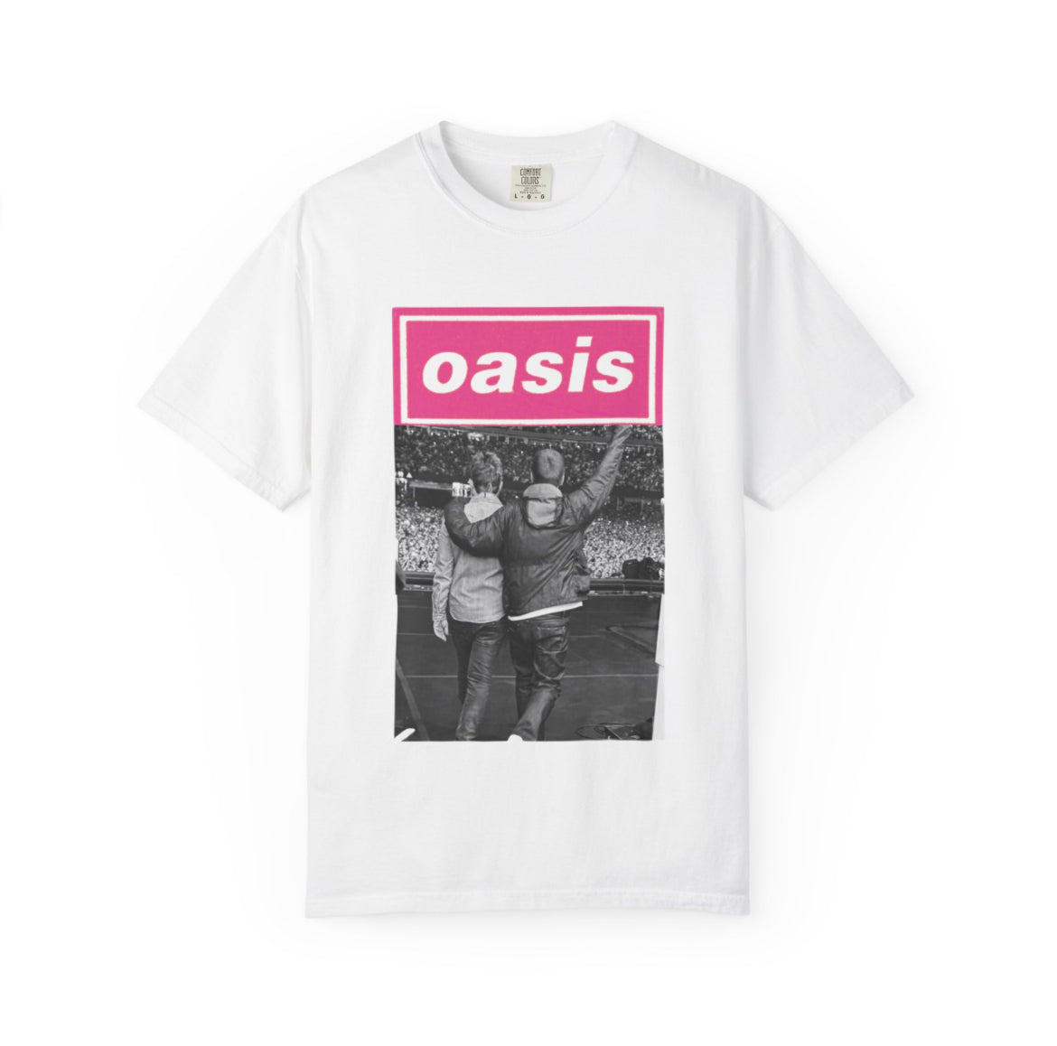 Oasis live ‘25 in pink white shirt! 💕🎶