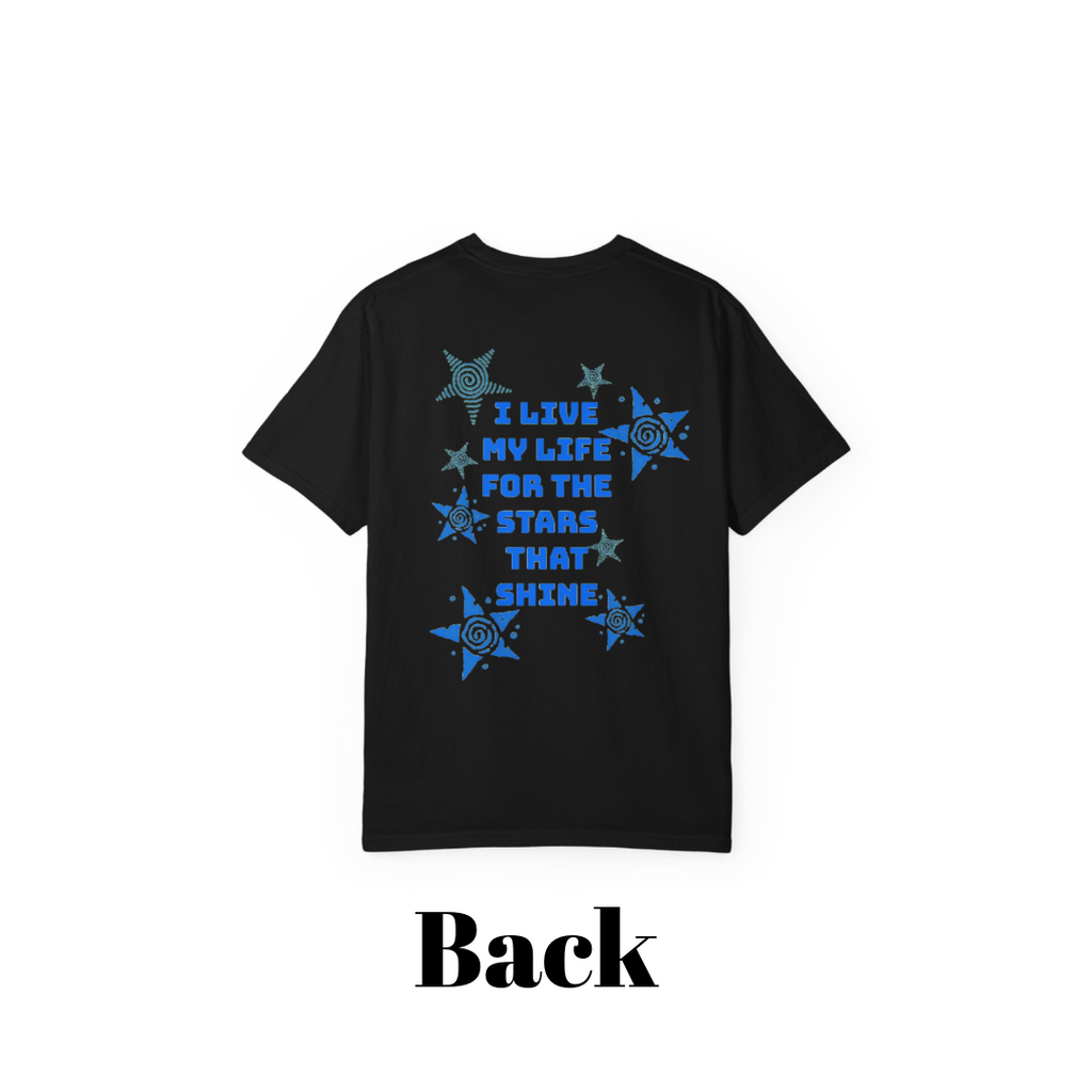 Rock n roll star in blur black shirt! 💙🎸