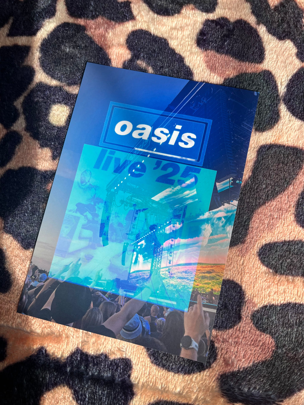 Oasis live ‘25 poster in blue! 🩵