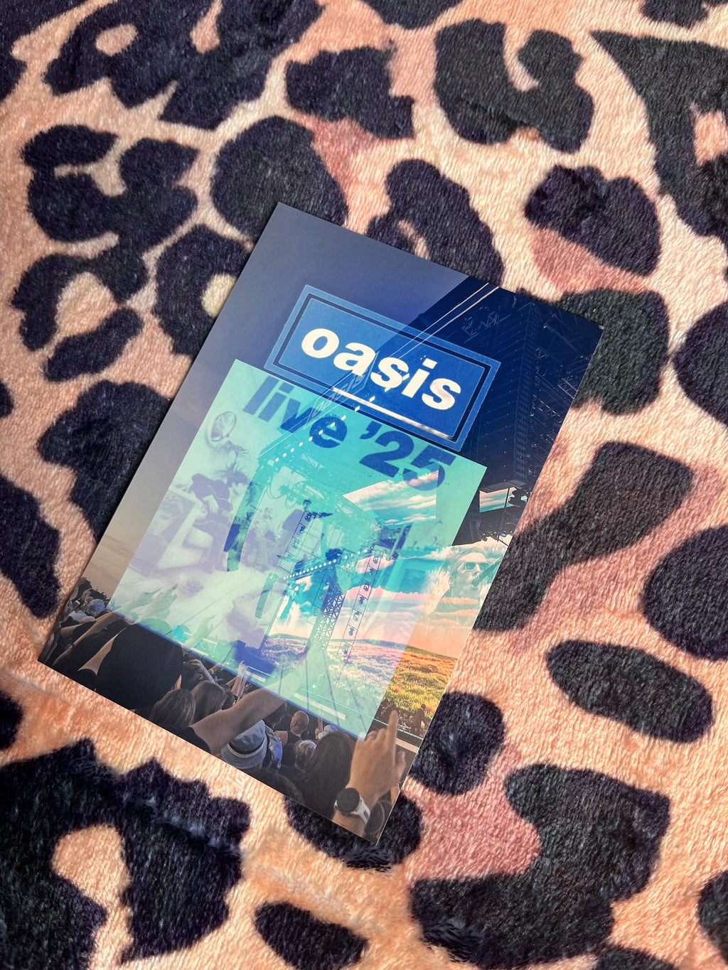 Oasis live ‘25 blue poster! 🩵🎸