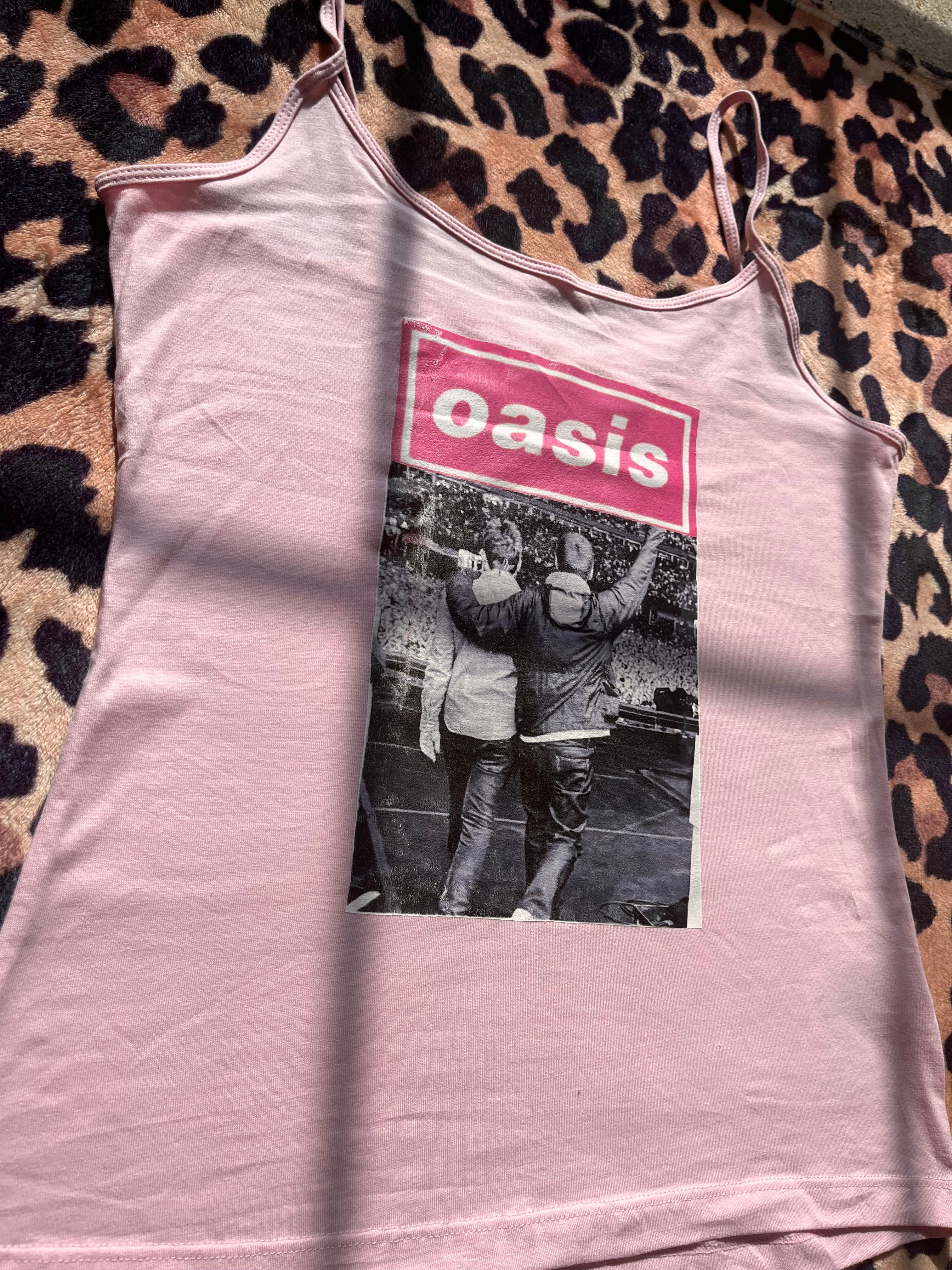 Oasis live 25 pink tank top! 🎸💕
