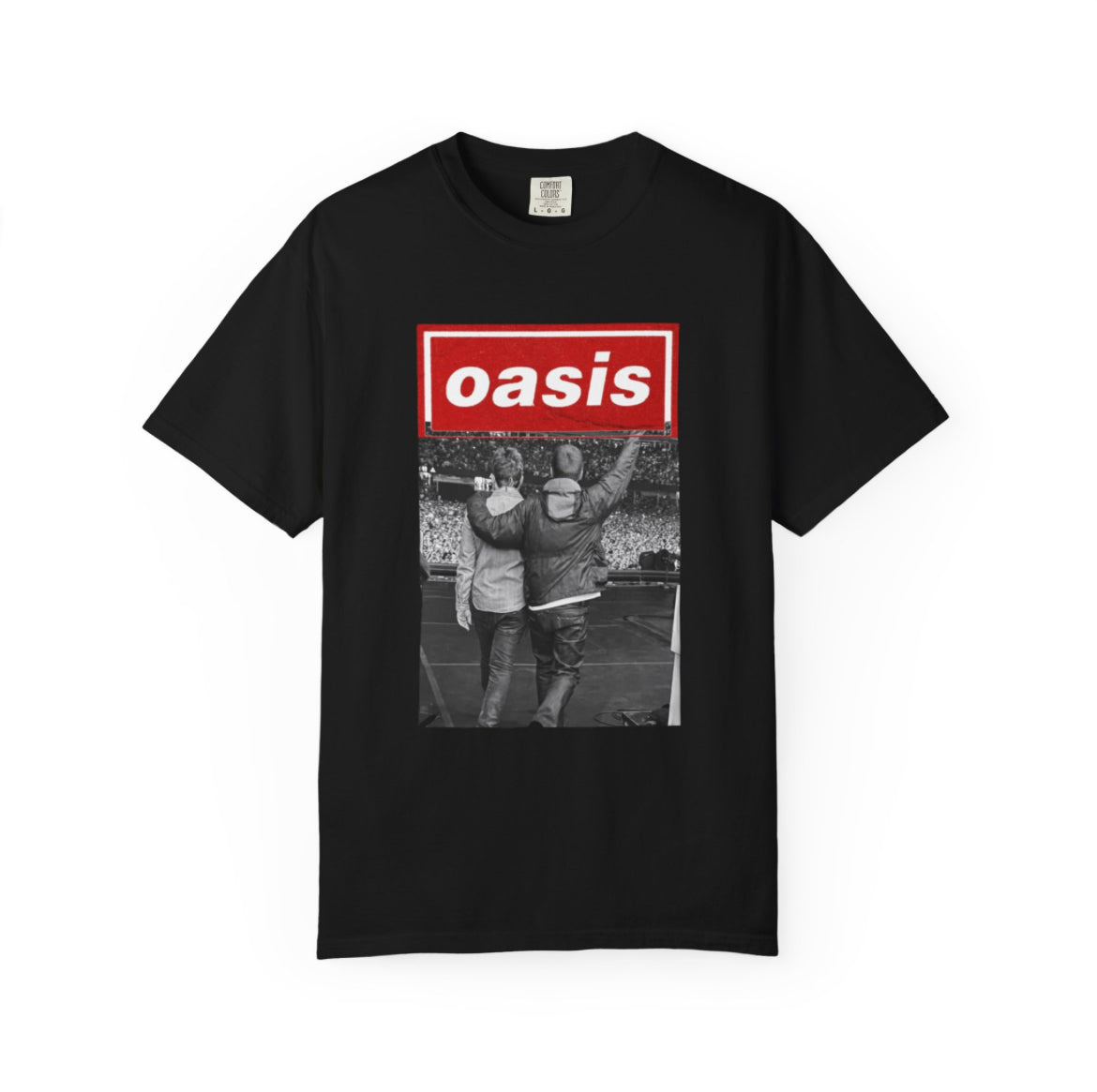 Oasis live ‘25 in red black shirt! 🎸🎶