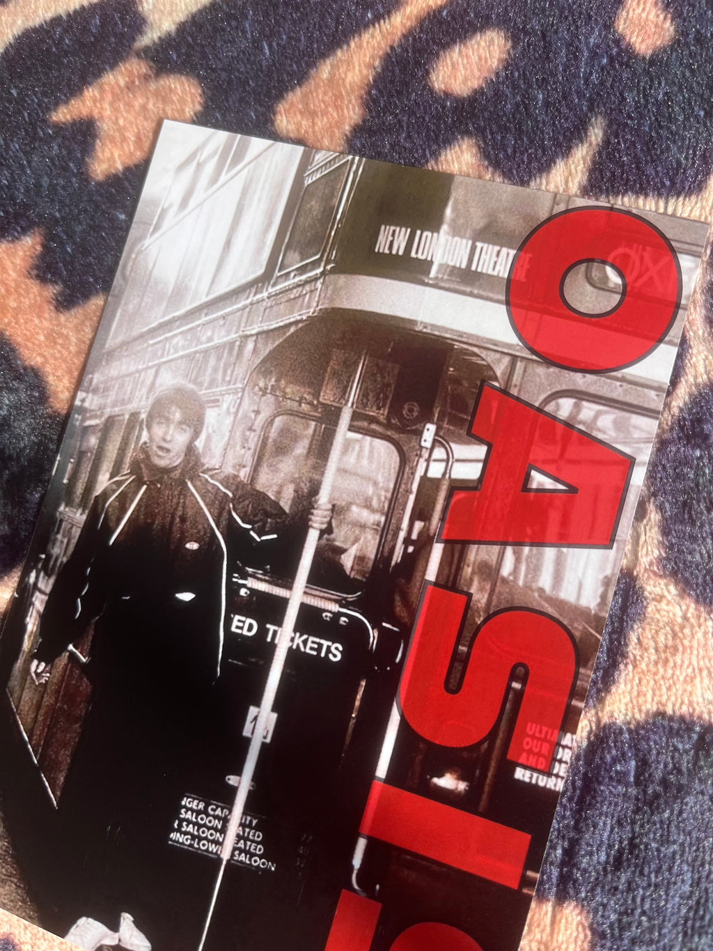 Oasis Liam Gallagher poster in red! 🎸♥️