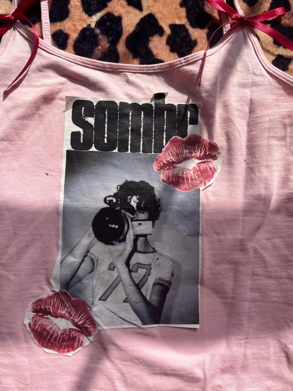 Sombr pink tank top with red bows! 💕💋