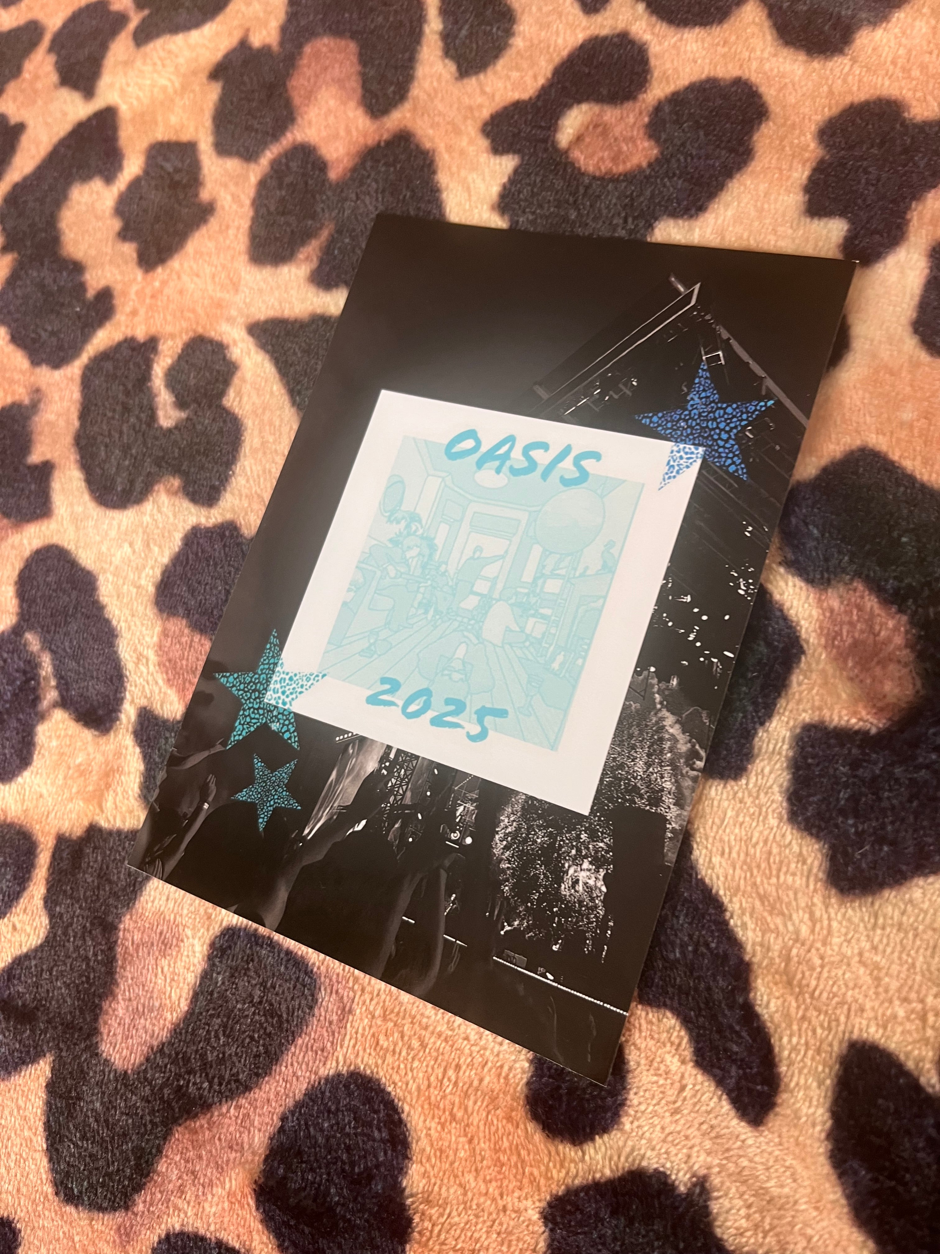 Oasis live ‘25 blue poster with stars! 🩵🎶