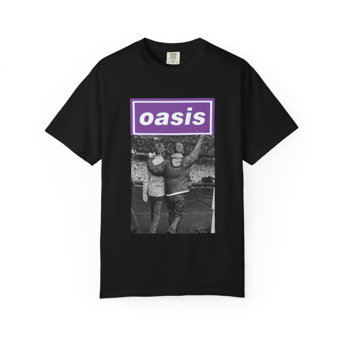 Oasis live ‘25 in purple black shirt! 💜🎶