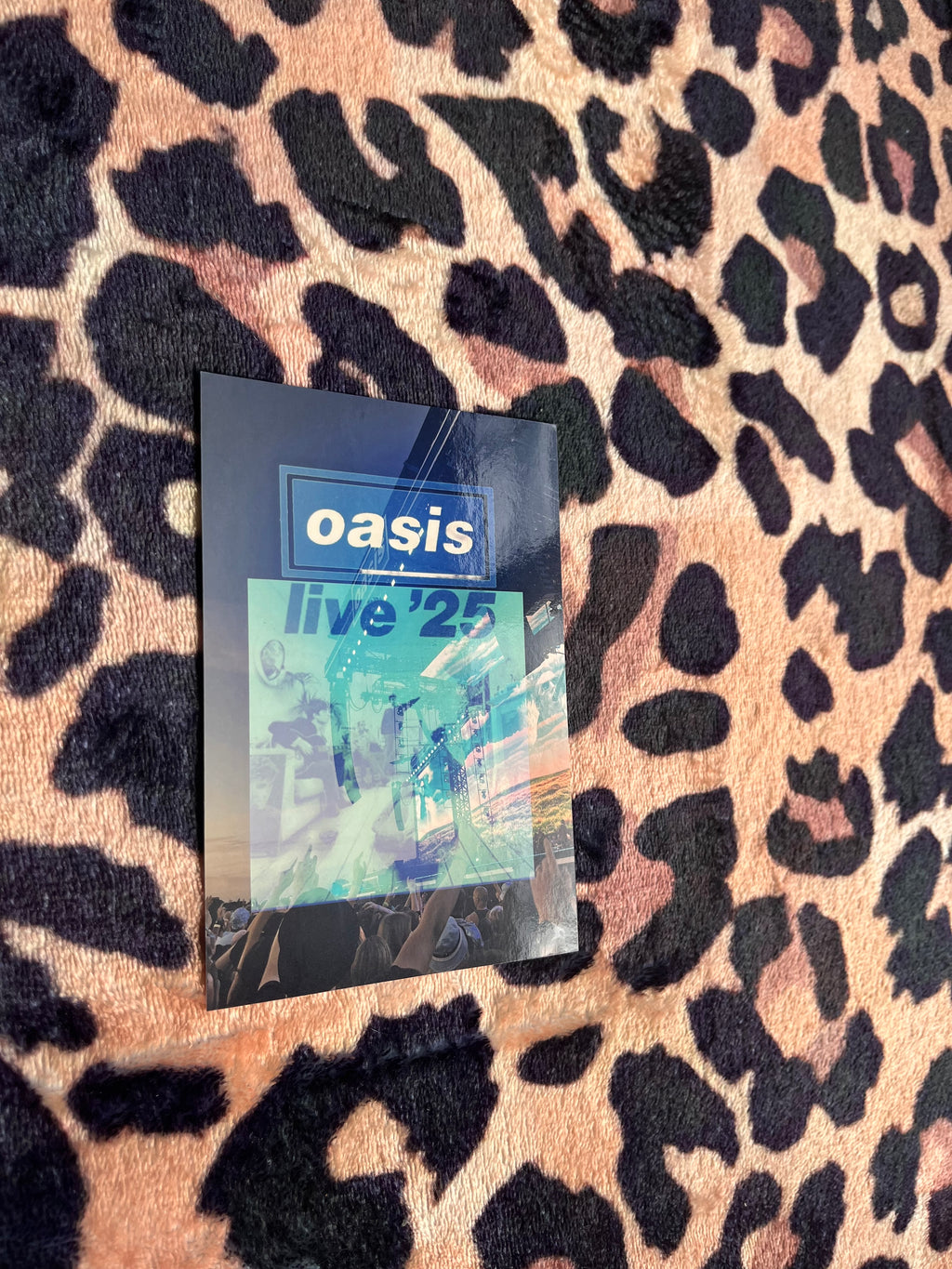 Oasis live ‘25 blue poster! 🩵🎸