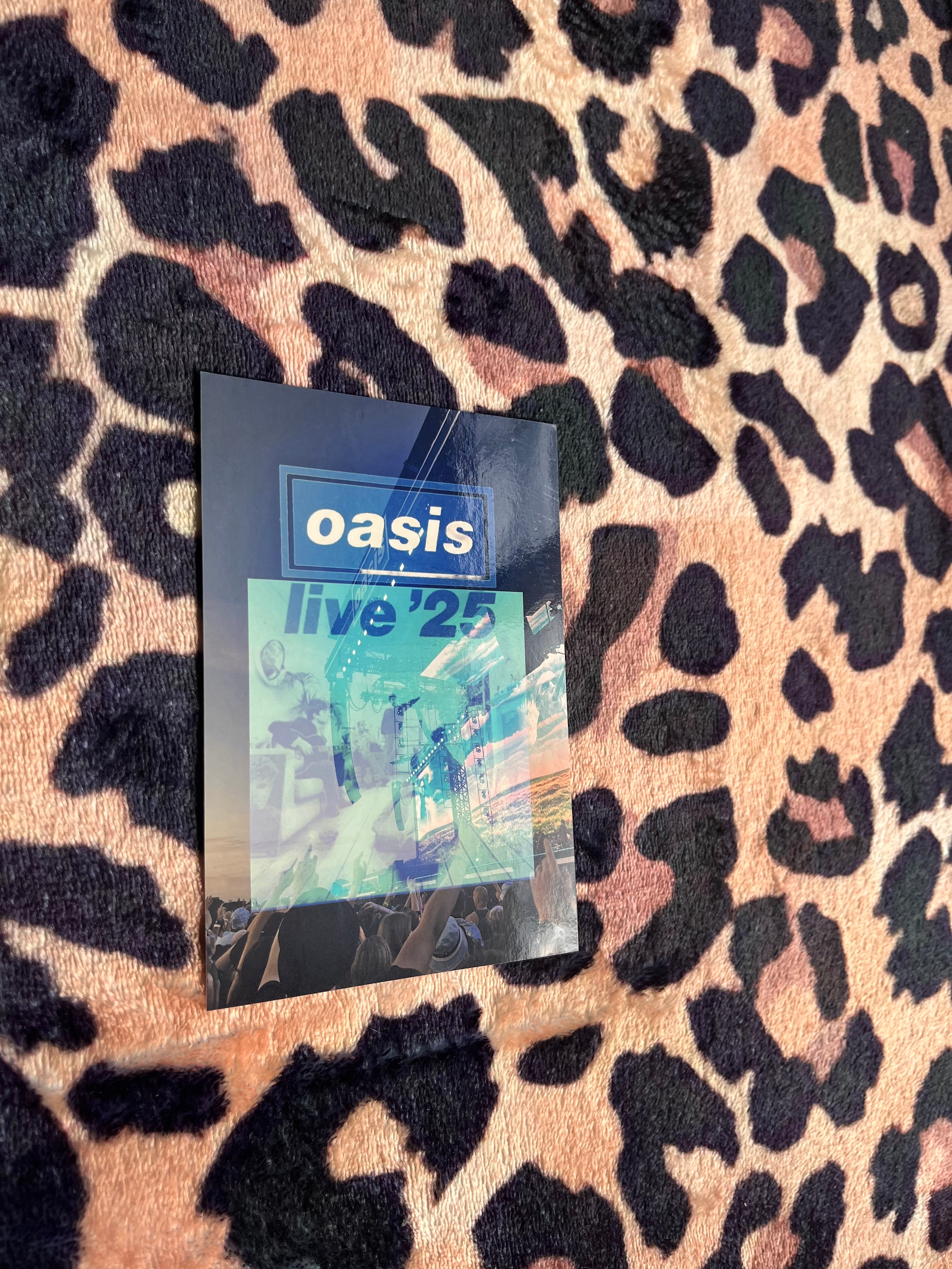Oasis live ‘25 blue poster! 🩵🎸