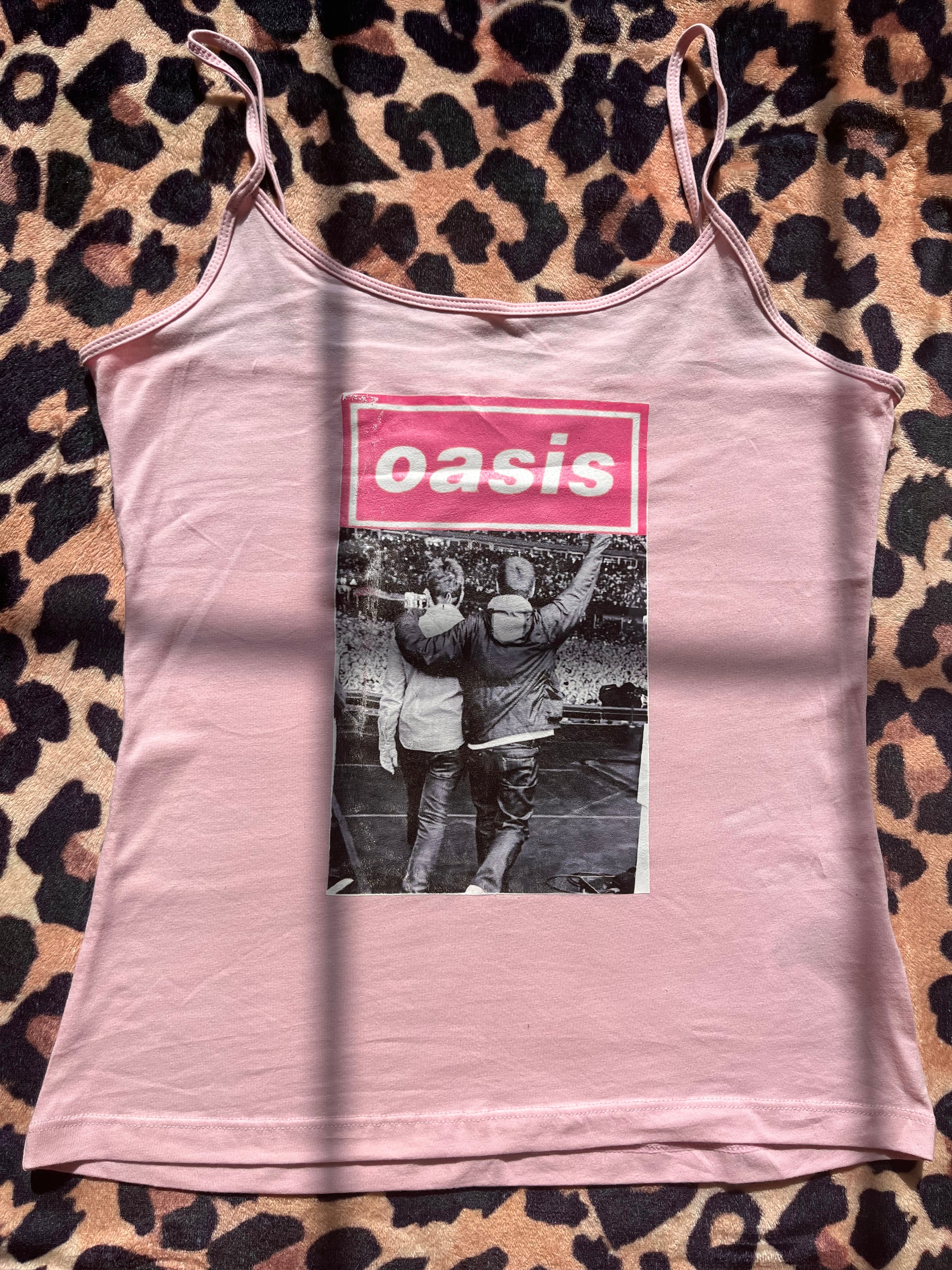 Oasis live 25 pink tank top! 🎸💕