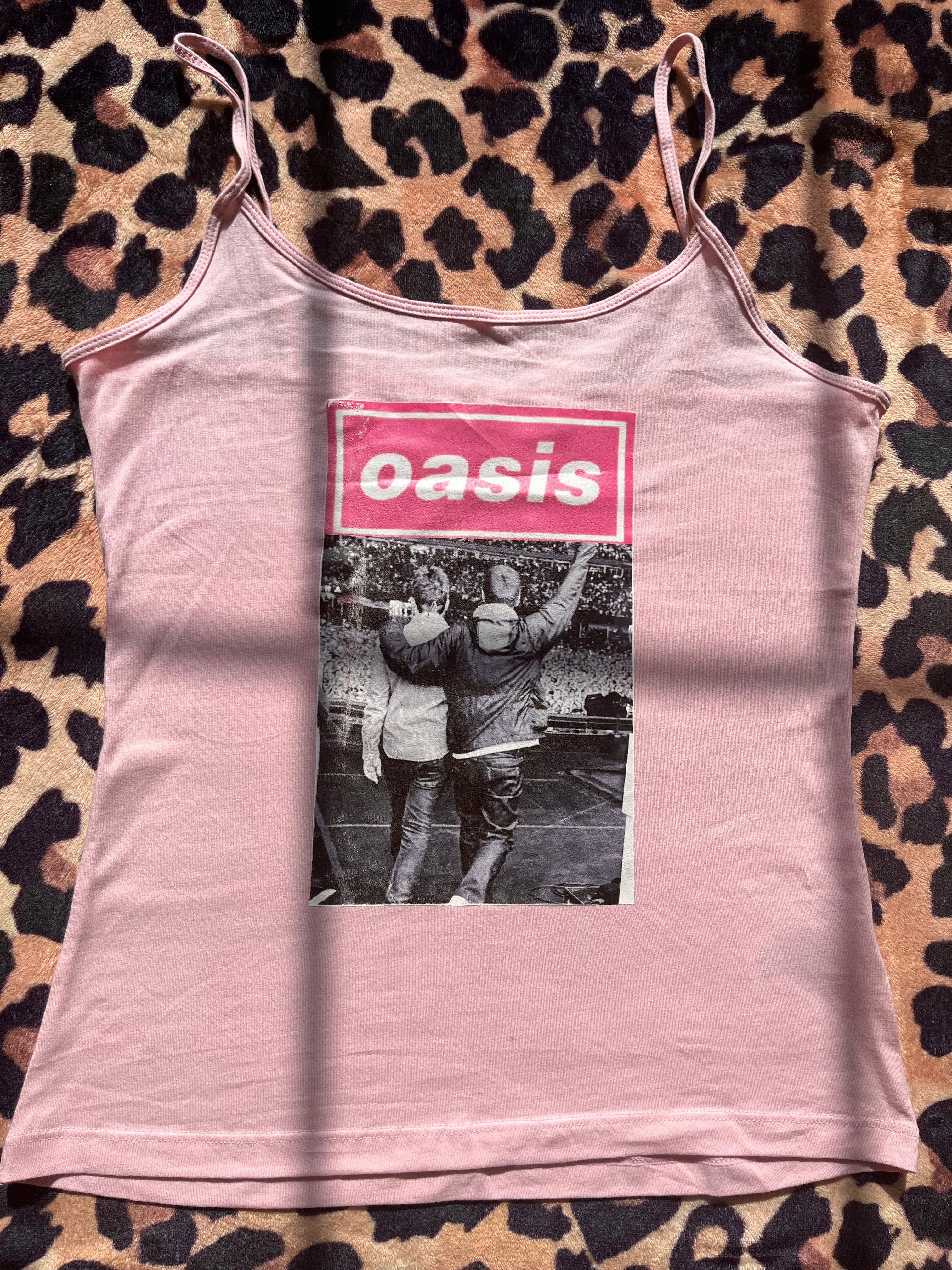 Oasis live 25 pink tank top! 🎸💕